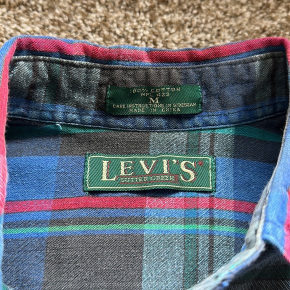 🎉 Host Pick! Vintage Levi’s Plaid Shirt - Picture 3 of 3